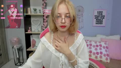 Snapshot of inferno_mia chatting on 09/17/25, 07:10 Mia online show from 09/17/25, 07:10