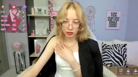 Snapshot of inferno_mia chatting on 10/09/25, 02:48 Mia online show from 10/09/25, 02:48