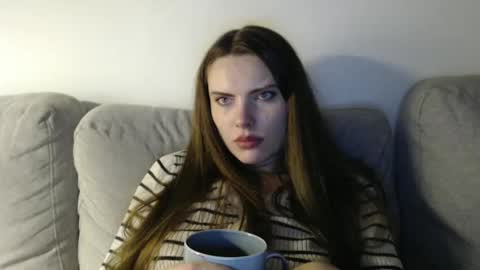 Snapshot of infinitiq45 chatting on 01/23/25, 09:18 Sweet girl online show from 01/23/25, 09:18