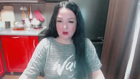 Snapshot of infinity_loveliness chatting on 12/19/24, 08:23 Infinity online show from 12/19/24, 08:23