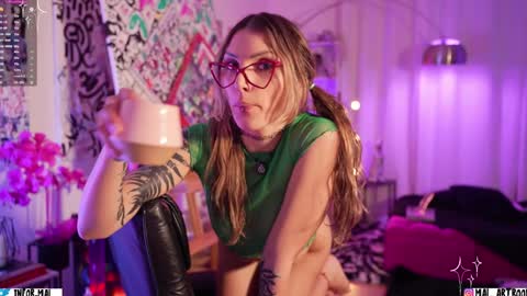 Snapshot of informal_ chatting on 01/17/25, 04:17 MAL --- online show from 01/17/25, 04:17