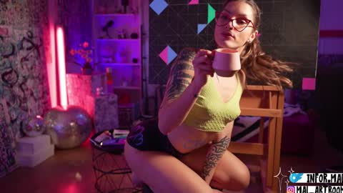 Snapshot of informal_ chatting on 02/01/25, 03:19 MAL --- online show from 02/01/25, 03:19