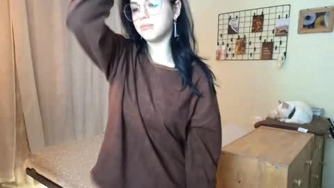 Mia online show from 03/28/26, 01:22