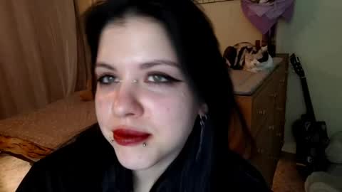 Mia online show from 04/19/26, 02:27