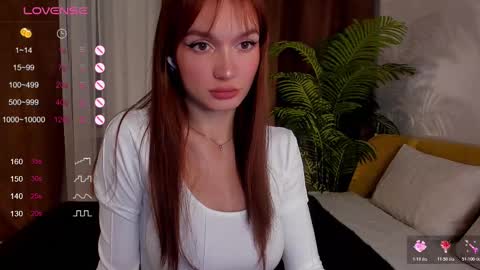 Snapshot of ingergirl chatting on 10/28/25, 09:39 Vicki FANSLY --- online show from 10/28/25, 09:39