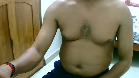 Snapshot of ingloriousuncut chatting on 02/17/25, 10:29 Inglorious Hairy Uncut online show from 02/17/25, 10:29