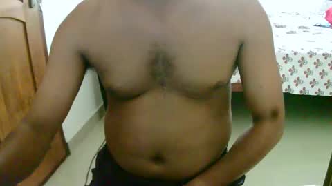 Snapshot of ingloriousuncut chatting on 02/27/25, 08:06 Inglorious Hairy Uncut online show from 02/27/25, 08:06