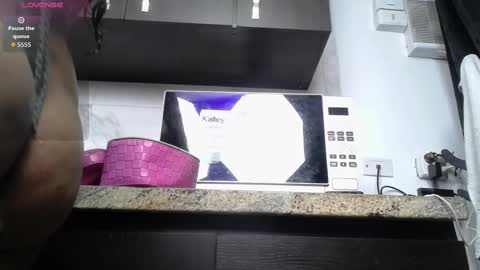 Snapshot of iniyalaboni chatting on 11/04/25, 08:08 Iniya online show from 11/04/25, 08:08