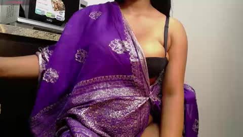 Snapshot of iniyalaboni chatting on 02/19/26, 07:43 Iniya online show from 02/19/26, 07:43