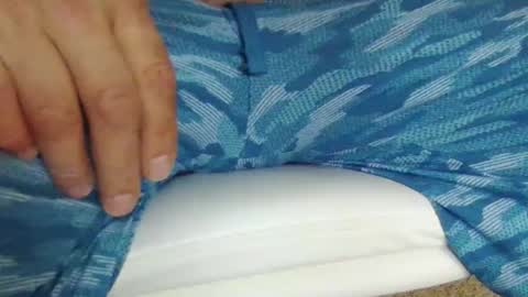 Hanging Out online show from 12/04/25, 12:53