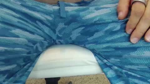 Hanging Out online show from 12/04/25, 02:26