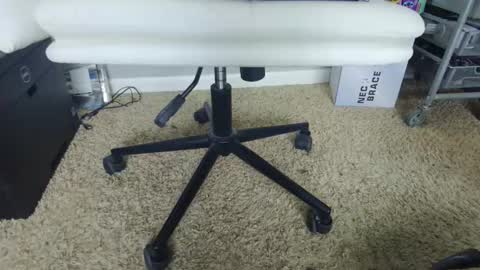 Hanging Out online show from 01/18/26, 12:47