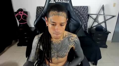 Snapshot of ink_u_buzz chatting on 01/07/25, 10:41 Dani online show from 01/07/25, 10:41