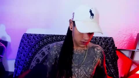 Snapshot of ink_u_buzz chatting on 01/27/25, 02:10 Dani online show from 01/27/25, 02:10