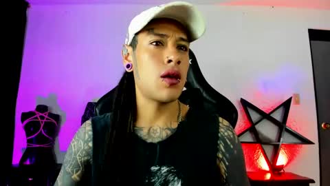 Snapshot of ink_u_buzz chatting on 01/31/25, 06:02 Dani online show from 01/31/25, 06:02