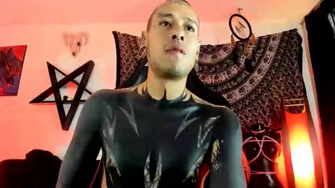 Snapshot of ink_u_buzz chatting on 11/19/25, 09:15 Dani online show from 11/19/25, 09:15