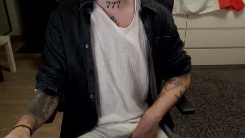 Snapshot of inkedtease chatting on 11/09/25, 03:16 Kyle online show from 11/09/25, 03:16