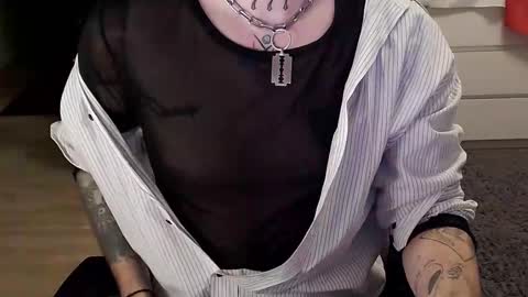 Snapshot of inkedtease chatting on 11/15/25, 02:09 Kyle online show from 11/15/25, 02:09