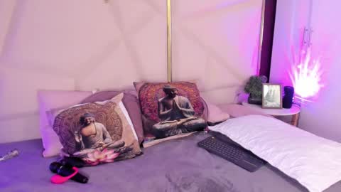 Indra online show from 03/19/26, 04:27