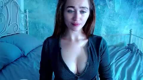 Lina online show from 10/18/25, 01:08