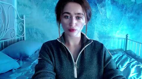 Lina online show from 11/30/25, 12:20