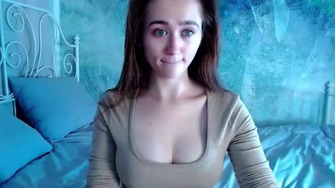 Lina online show from 12/05/25, 12:41