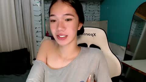Snapshot of innocent_reign69 chatting on 06/20/26, 06:44 Reign online show from 06/20/26, 06:44