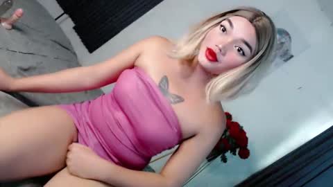 Snapshot of innocentcock69_britney chatting on 03/22/26, 12:25 Britney online show from 03/22/26, 12:25