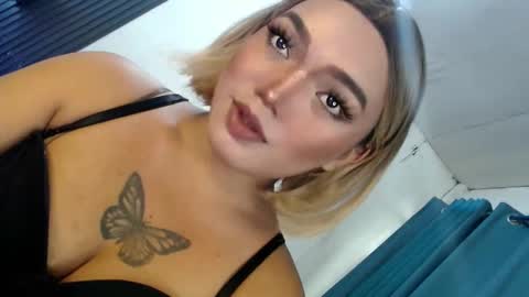 Snapshot of innocentcock69_britney chatting on 03/24/26, 01:10 Britney online show from 03/24/26, 01:10