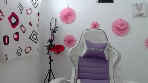 Snapshot of inocentheaven chatting on 12/17/25, 01:06 Celeste online show from 12/17/25, 01:06