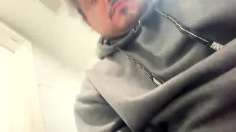 Snapshot of interested247 chatting on 12/19/25, 11:28 interested247 online show from 12/19/25, 11:28