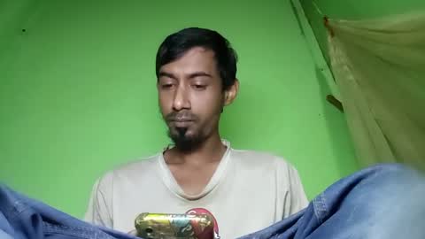 interne8famous online show from 01/10/26, 09:22