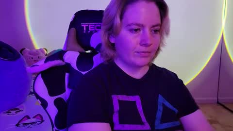 Faye online show from 02/02/25, 03:54