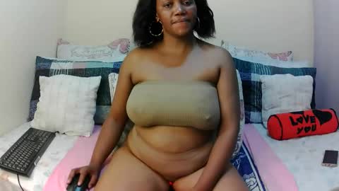 Snapshot of intimacysexy chatting on 05/03/26, 07:14 boniswa caroline online show from 05/03/26, 07:14