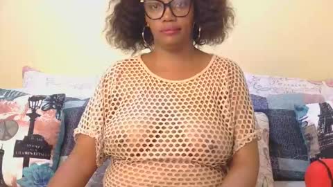 Snapshot of intimacysexy chatting on 05/06/26, 05:25 boniswa caroline online show from 05/06/26, 05:25