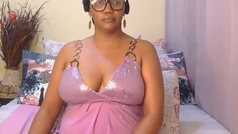 Snapshot of intimacysexy chatting on 05/17/26, 03:08 boniswa caroline online show from 05/17/26, 03:08