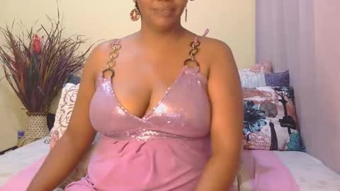 Snapshot of intimacysexy chatting on 05/24/26, 05:40 boniswa caroline online show from 05/24/26, 05:40