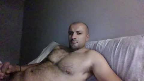 Snapshot of intolder35 chatting on 04/05/26, 11:40 intolder35 online show from 04/05/26, 11:40