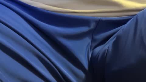 Snapshot of intressiert chatting on 03/12/25, 07:06 intressiert online show from 03/12/25, 07:06