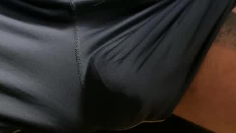 Snapshot of intressiert chatting on 10/25/25, 08:25 intressiert online show from 10/25/25, 08:25