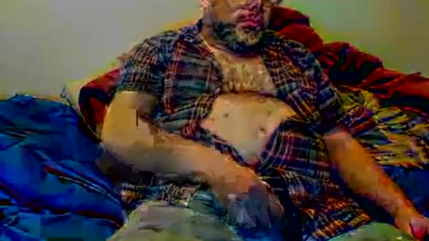 Snapshot of iowalaserbear chatting on 12/25/24, 09:13 iowalaserbear online show from 12/25/24, 09:13