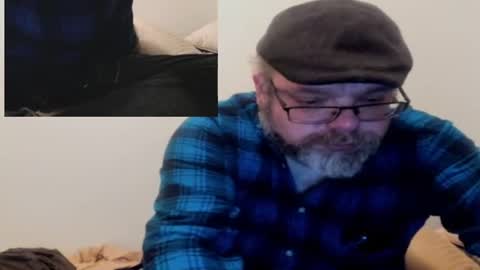 Snapshot of iowalaserbear chatting on 02/05/25, 07:07 iowalaserbear online show from 02/05/25, 07:07