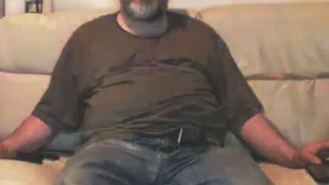 Snapshot of iowalaserbear chatting on 02/20/26, 07:10 iowalaserbear online show from 02/20/26, 07:10