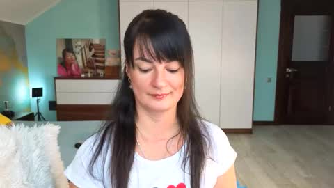 iracherrynow online show from 11/25/25, 08:14