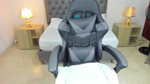 Snapshot of irantzu_hank chatting on 12/22/24, 12:27 Irantzu online show from 12/22/24, 12:27