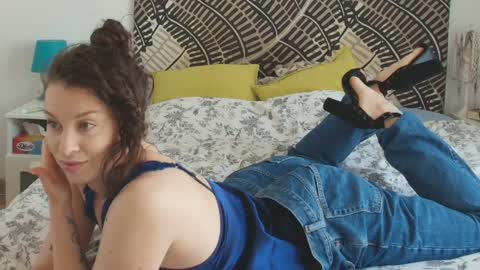 Snapshot of ireneblue_ chatting on 04/08/26, 07:30 Irene online show from 04/08/26, 07:30