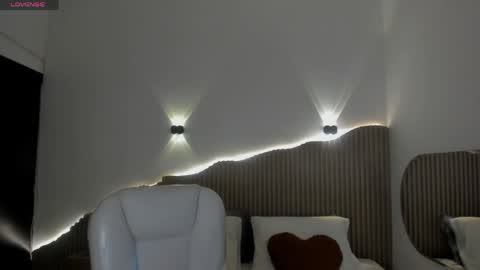 iris8_ online show from 04/21/26, 01:42