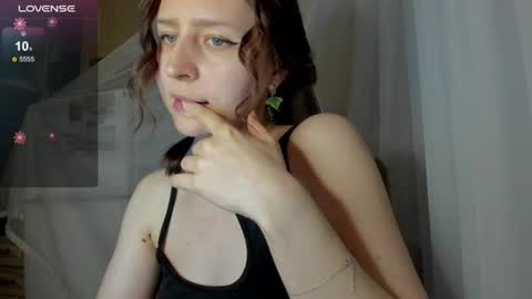 Snapshot of iris_crispy chatting on 06/18/26, 08:46 Iris online show from 06/18/26, 08:46