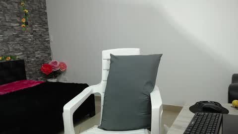 Snapshot of iris_joi chatting on 01/25/25, 05:40 Iirs online show from 01/25/25, 05:40