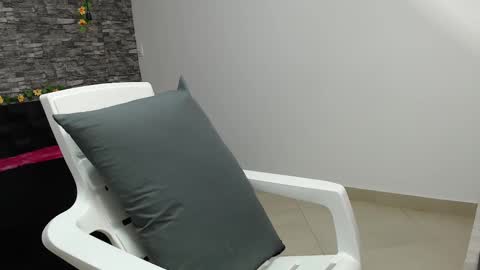 Snapshot of iris_joi chatting on 02/19/25, 02:44 Iirs online show from 02/19/25, 02:44